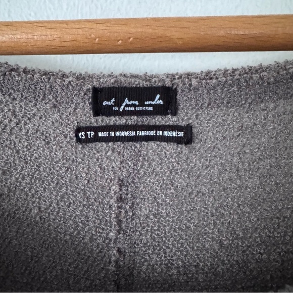 Urban Outfitters Out From Under gray v neck long sleeve Size XS - Picture 2 of 5